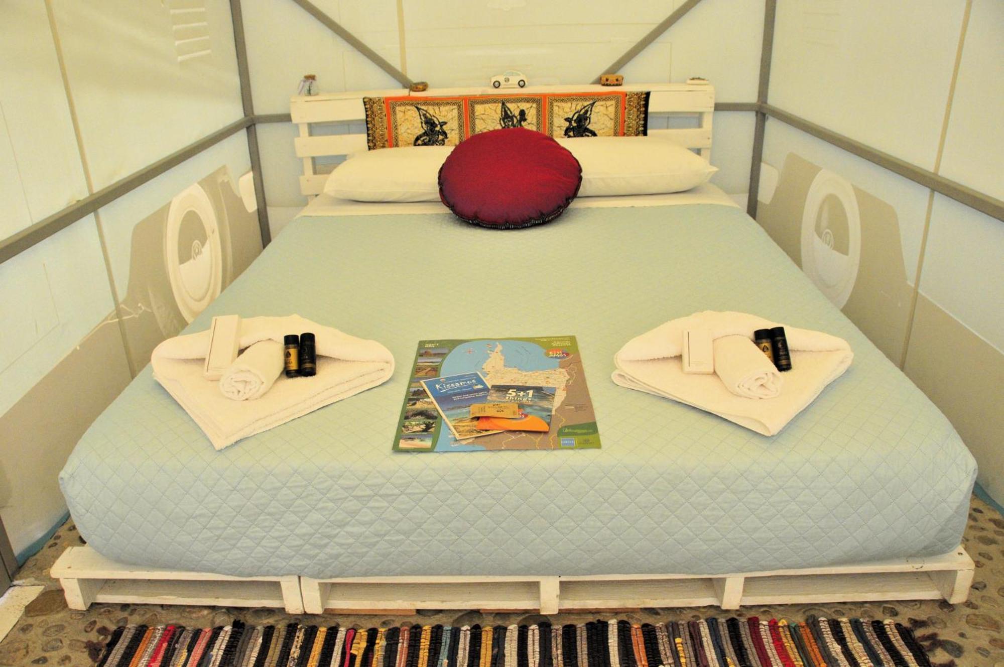 Cornelia Hippie Magic Bus Villa Kíssamos Eksteriør bilde